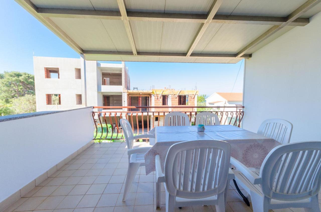Apartments Slavica R Banjol Екстер'єр фото