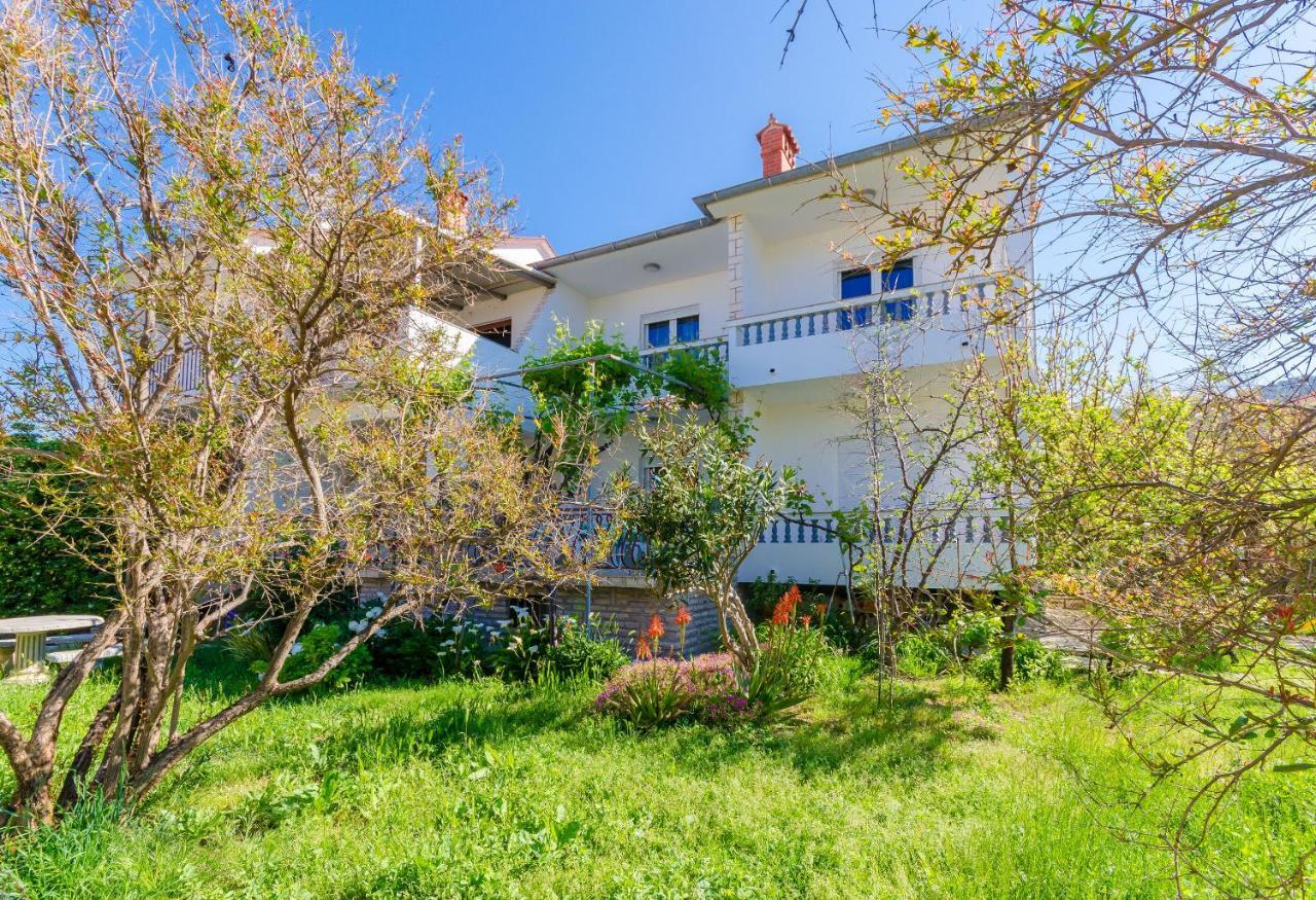 Apartments Slavica R Banjol Екстер'єр фото