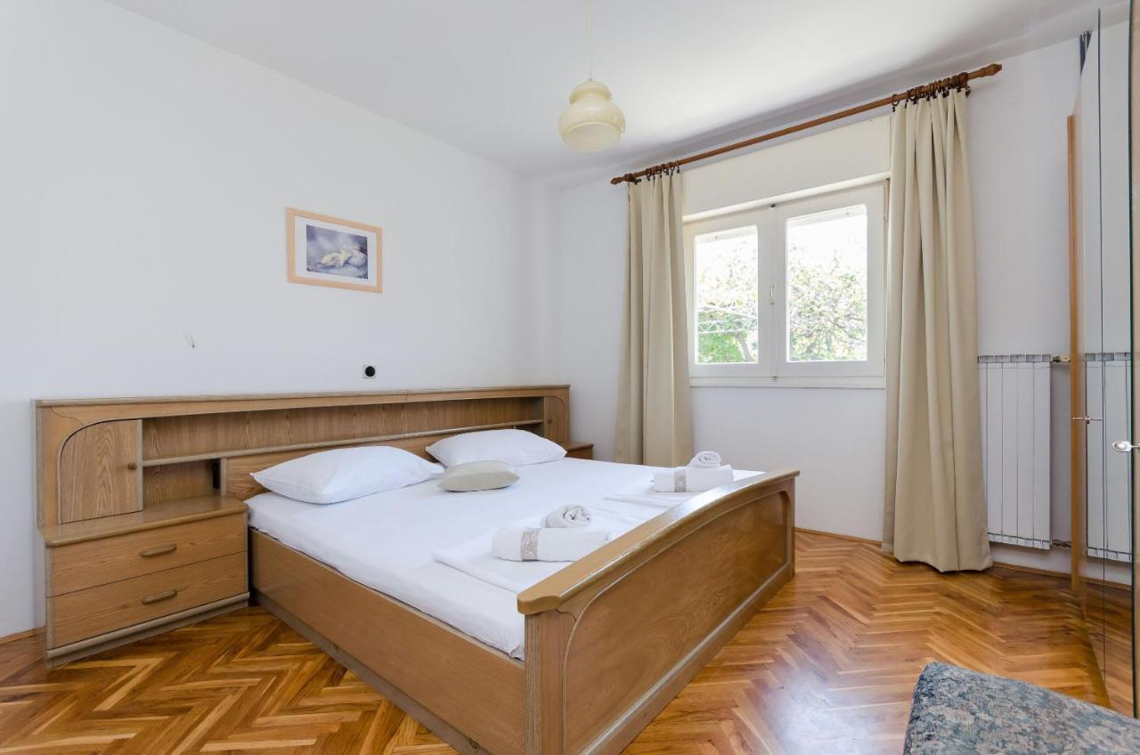 Apartments Slavica R Banjol Екстер'єр фото