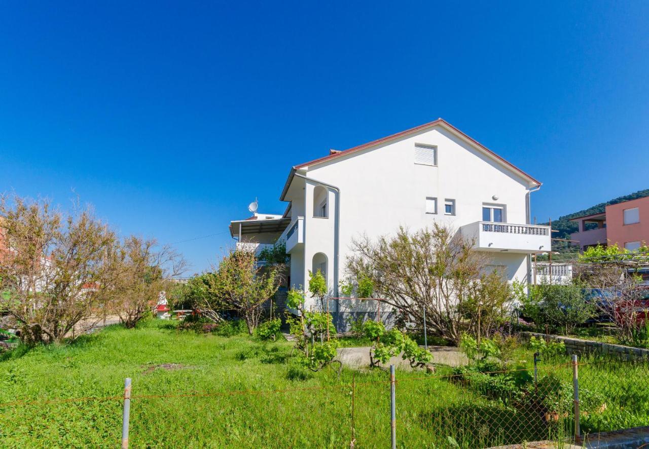 Apartments Slavica R Banjol Екстер'єр фото