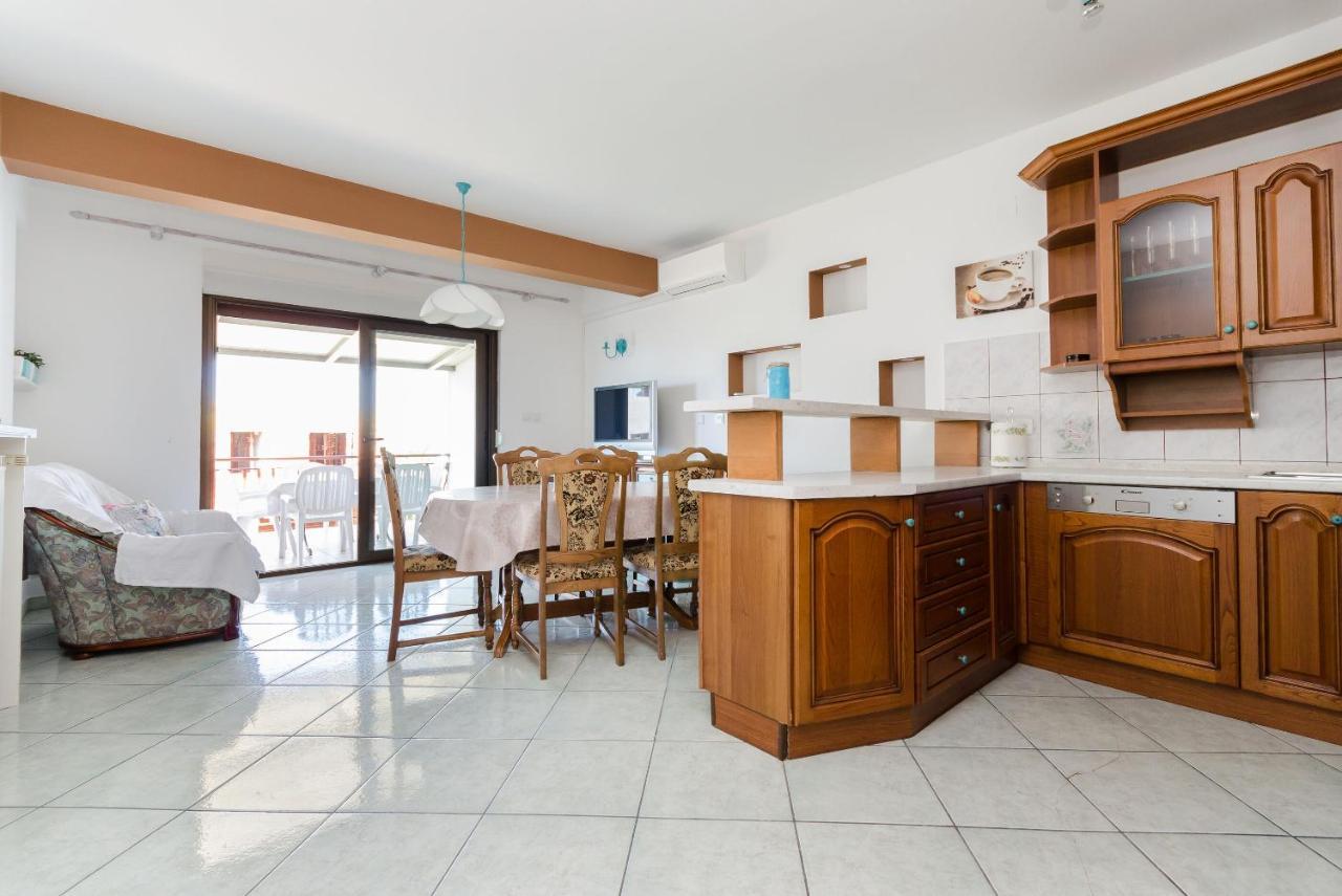 Apartments Slavica R Banjol Екстер'єр фото