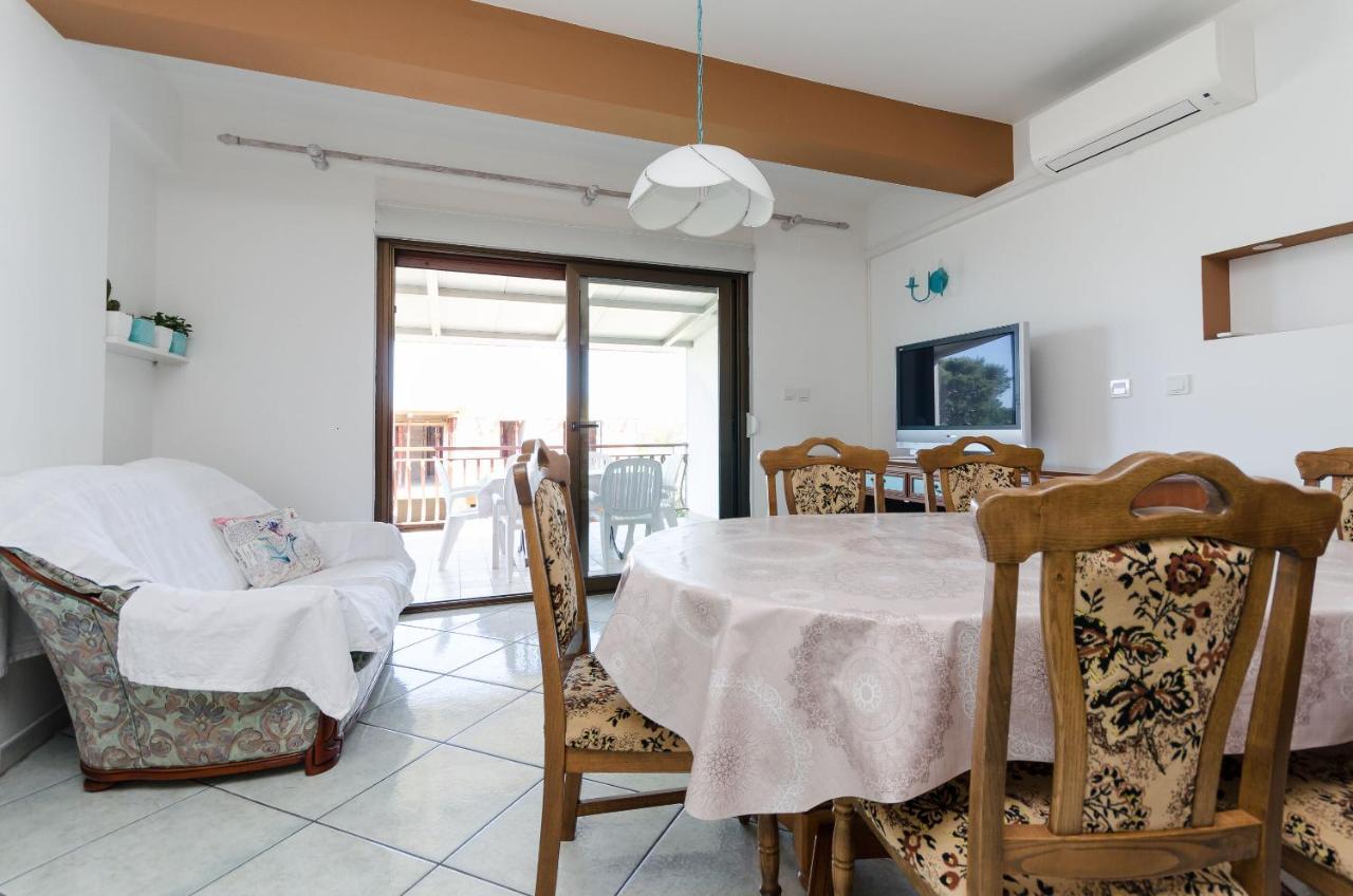 Apartments Slavica R Banjol Екстер'єр фото