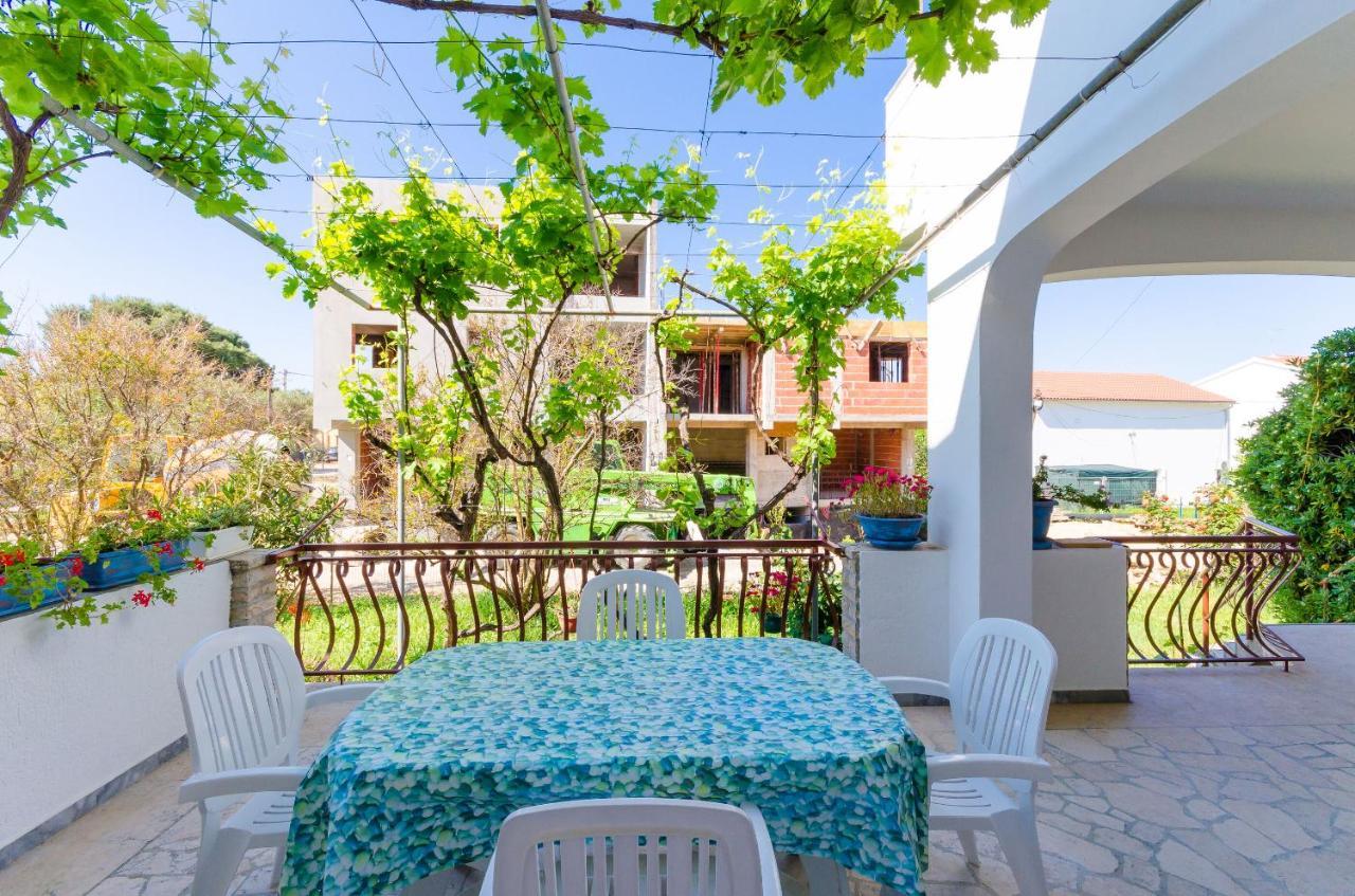 Apartments Slavica R Banjol Екстер'єр фото