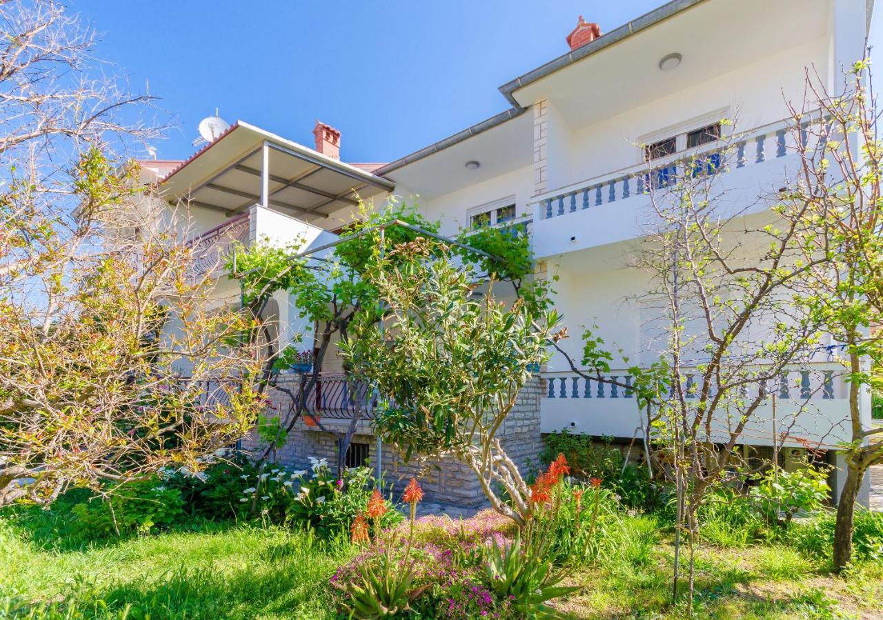 Apartments Slavica R Banjol Екстер'єр фото