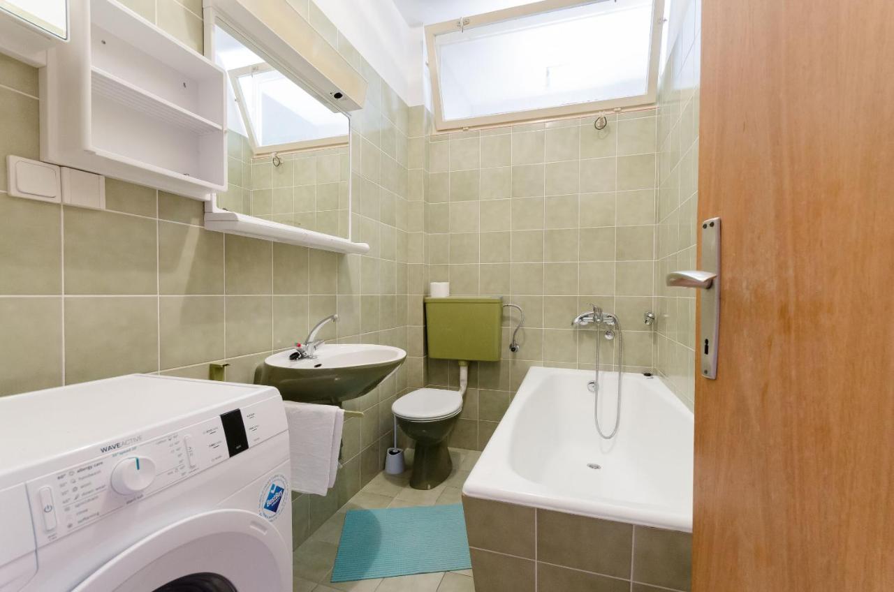 Apartments Slavica R Banjol Екстер'єр фото