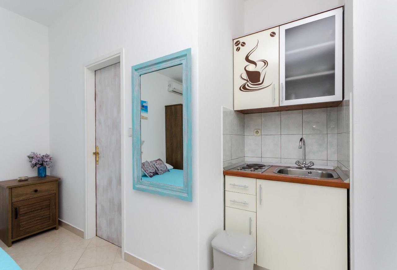 Apartments Slavica R Banjol Екстер'єр фото
