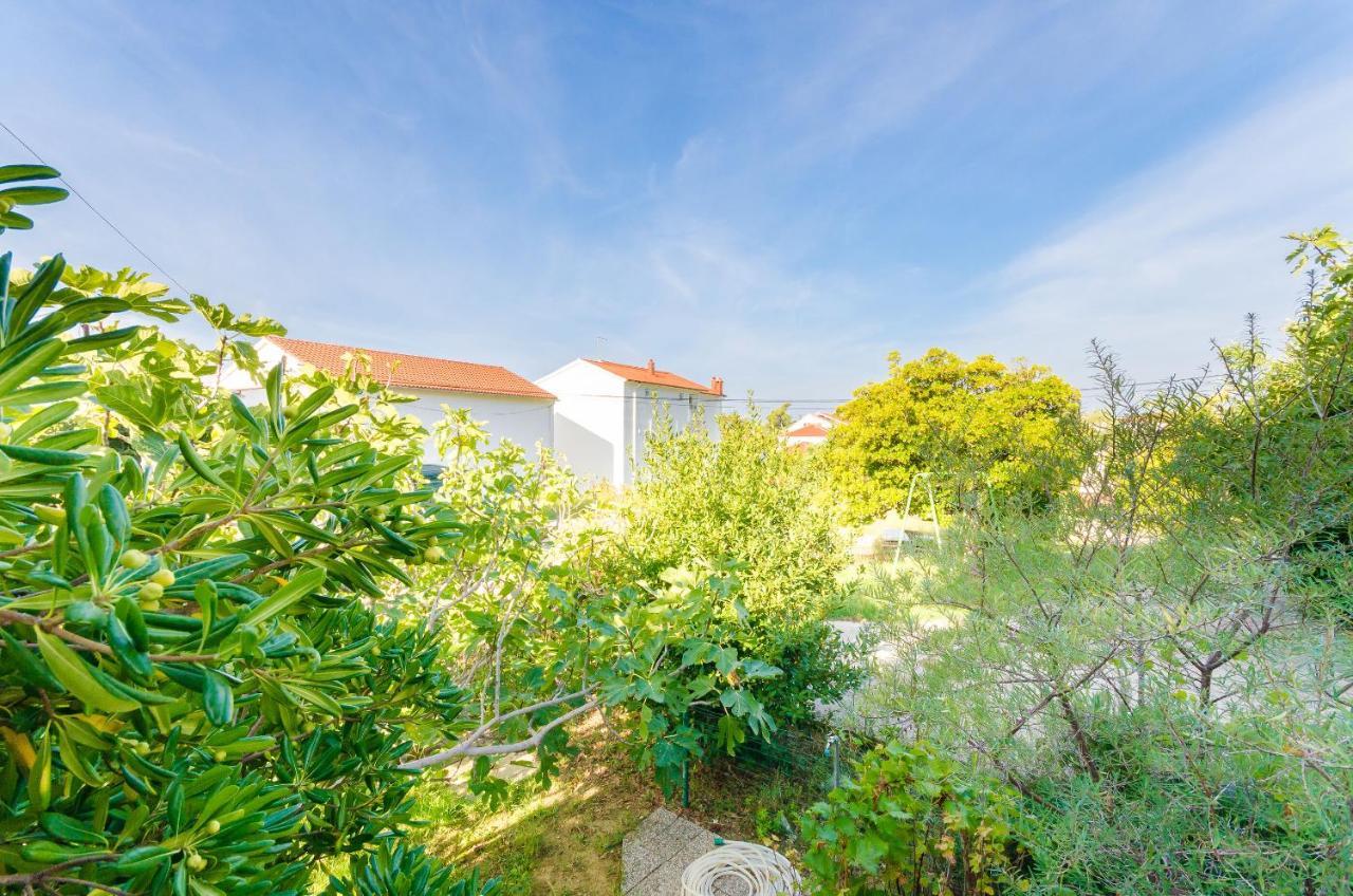 Apartments Slavica R Banjol Екстер'єр фото