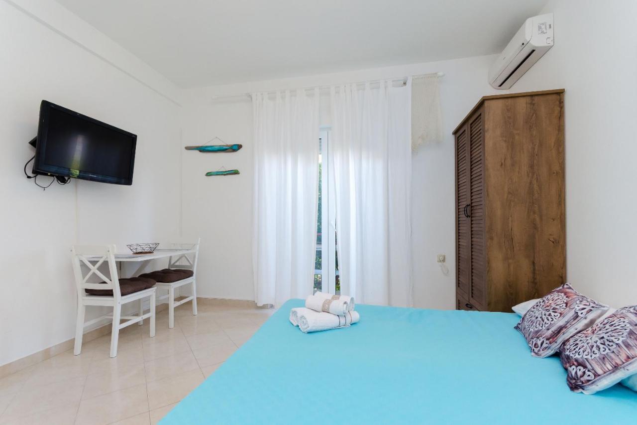 Apartments Slavica R Banjol Екстер'єр фото